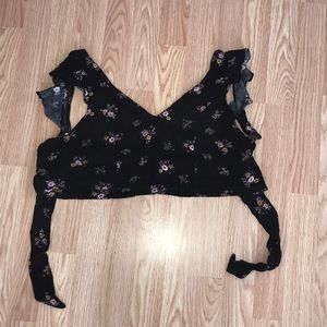 Black Floral Crop top 🎆